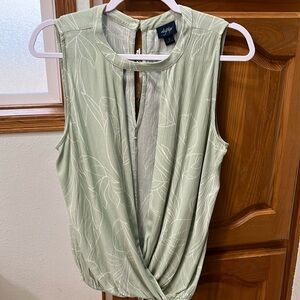 Day trip light green sleeveless dress shirt.  Size small.